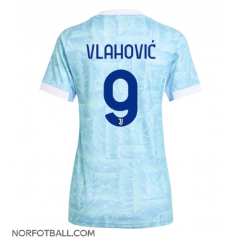 Billige Fotballdrakt Juventus Dusan Vlahovic #9 Replika Bortedrakt Dame 2025-26 Kortermet